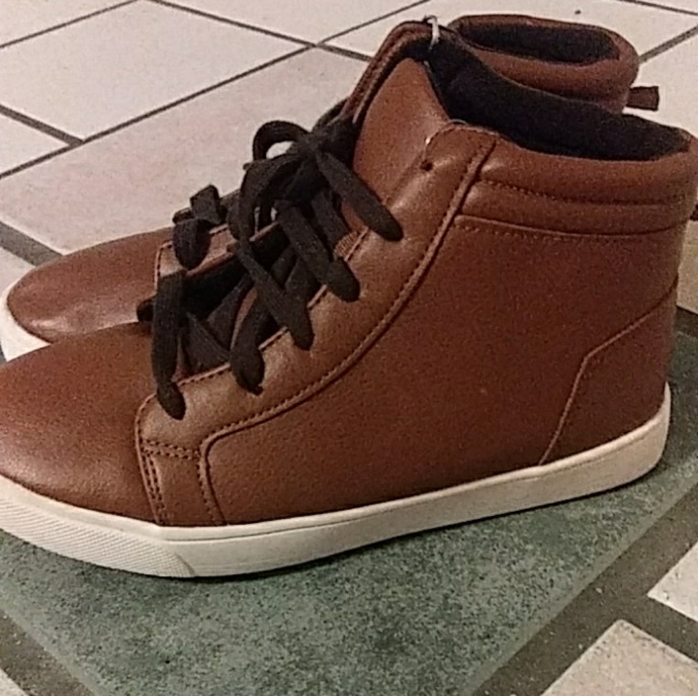 Boy's shoes